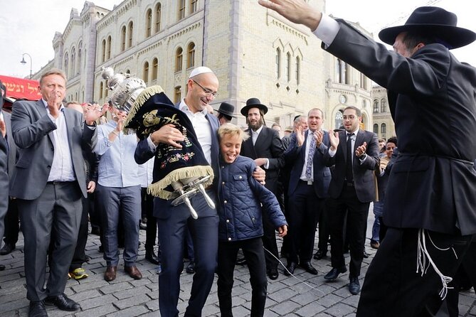 Jewish Heritage Tour in Oslo - Stortorvet, the cathedral, and a king’s monument