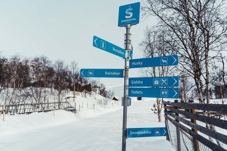Kirkenes: Snowhotel Entrance Ticket - Entering Kirkenes Snowhotel in every season