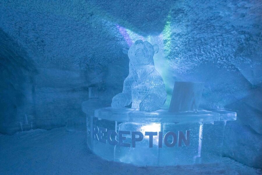 Kirkenes: Snowhotel Entrance Ticket - Booking and timing advice