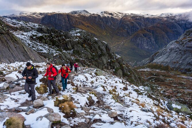 Kjerag Low-Season Hike + Packed Lunch - Lunch, hot berry juice, and the return walk