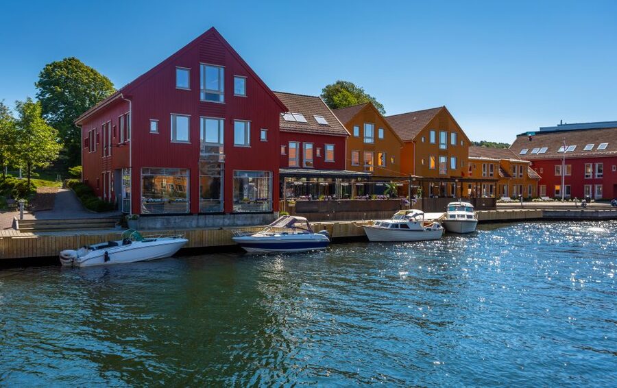 Kristiansand: Guided Cultural Walking Tour - Fiskebrygga and the working waterfront