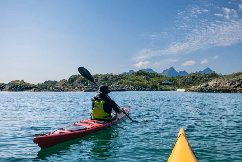 Lofoten: Guided Kayak Experience - Two hours among mountains, beaches, and islands