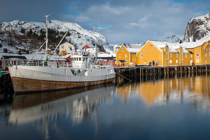 Lofoten Highlights Photo Tour - Henningsvær & Haukland - What the small minivan changes