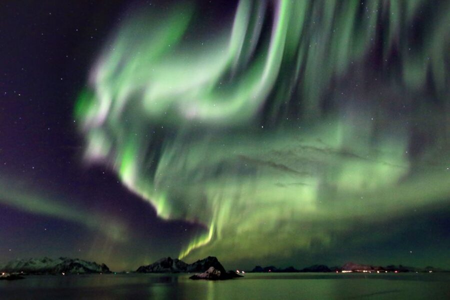 Lofoten: Northern Lights Tour with Photographer - Getting good aurora photos with a camera or phone