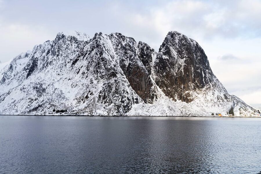Lofoten: Reine, Hamnøy, and Skariskøya Photo Tour - Hamnøy and its famous fishing houses