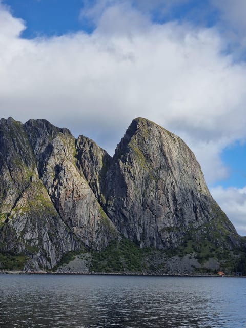 Lofoten: Reine, Hamnøy, and Skariskøya Photo Tour - White beaches, E10 stops, and changing light