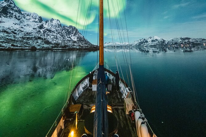 Luxury Northern Lights Yacht Cruise with Hot Tub from Tromsø - Boarding Stella Oceana in Tromsø