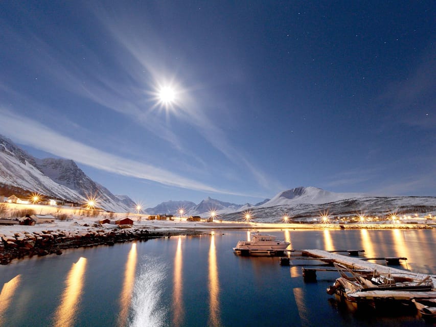 Lyngenalps: Northern Lights Snowmobile Safari - Riding from XLyngen resort into the Arctic night