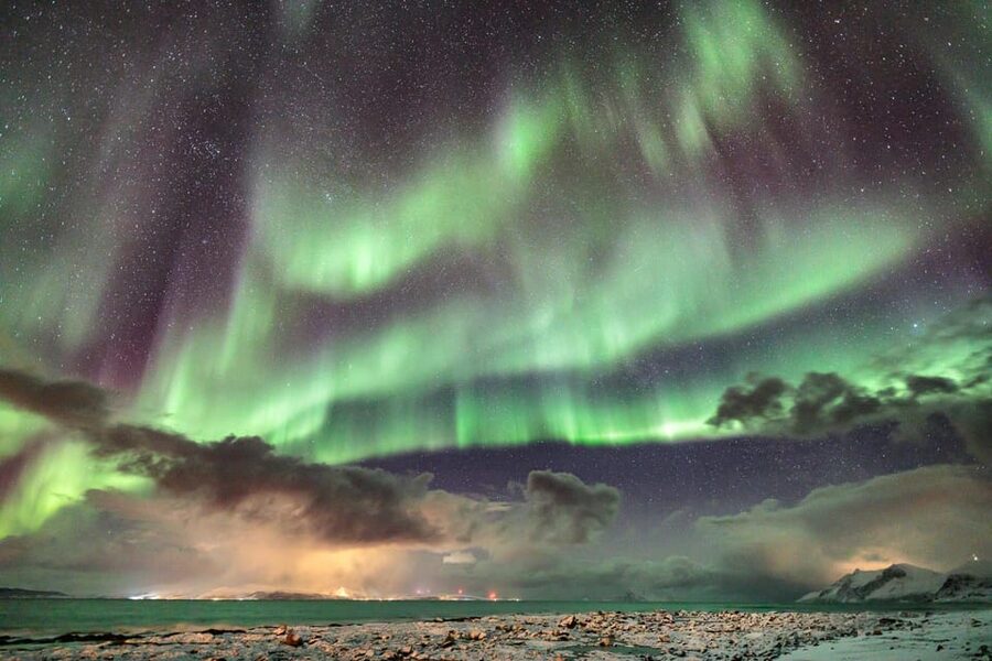 Lyngenalps: Northern Lights Snowmobile Safari - Why the six-person limit makes a difference