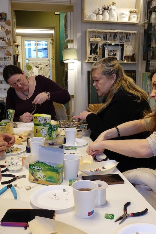 Maral Kunst : Jewelry Bar Experience (Jewelry Making) - Choosing materials for up to two jewelry pieces