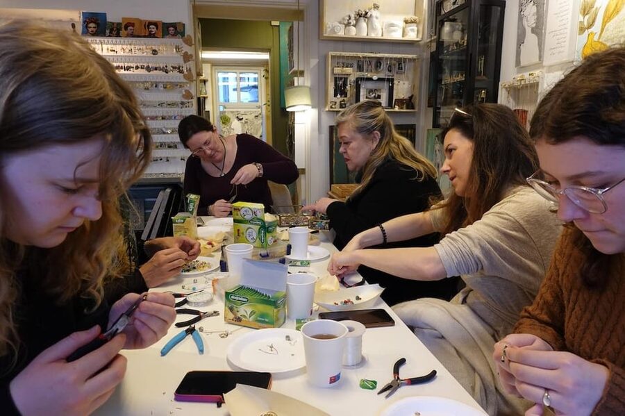Maral Kunst : Jewelry Bar Experience (Jewelry Making) - Maral’s guidance keeps the creative process manageable