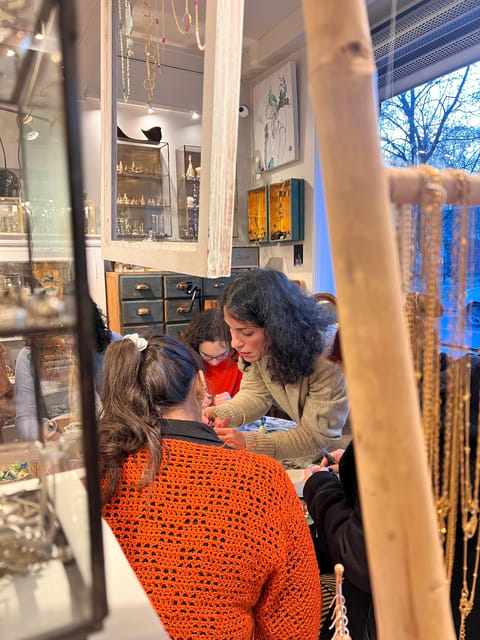 Maral Kunst : Jewelry Bar Experience (Jewelry Making) - Drinks, snacks, and a cozy gallery setting