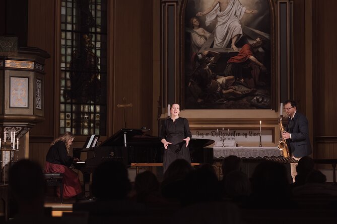Midnight Concert in Tromsø Cathedral - A 30-minute program with real atmosphere
