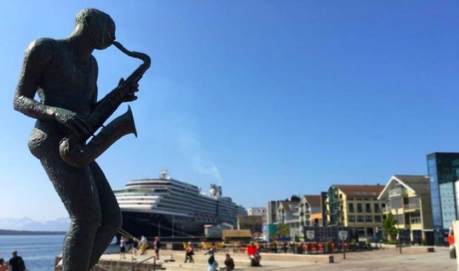 Molde: Atlantic Ocean Road & Varden Audio Guide Bus Tour - Key points at a glance