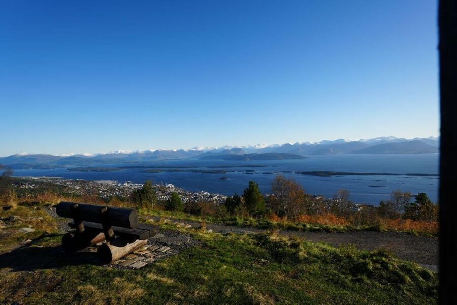 Molde: Atlantic Ocean Road & Varden Audio Guide Bus Tour - Why the Atlantic Ocean Road deserves the trip