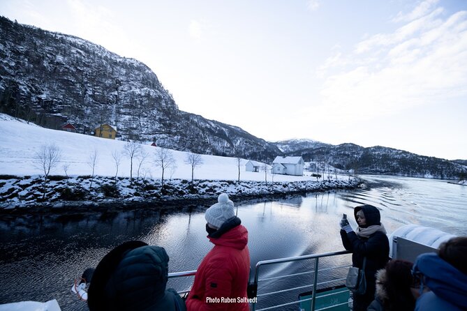 Mostraumen Fjord Cruise - Commentary, crew, and the feel of the ride