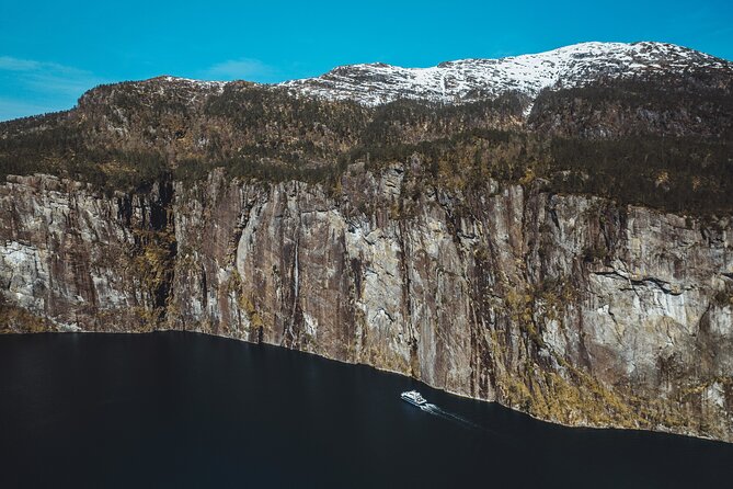 Mostraumen Fjord Cruise - the local operator - Osterfjorden and the long scenic middle