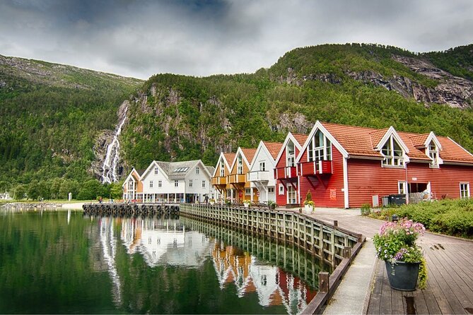 Mostraumen Golden Circle Fjordtour from Bergen – Group or Private - Kallestadsundet delivers the big photo stop