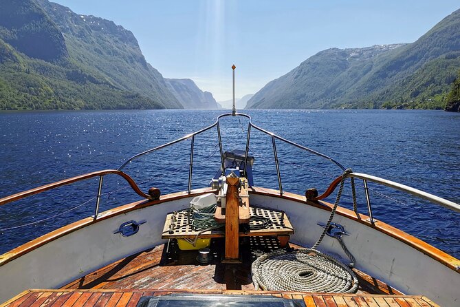 Mostraumen Private Pontoon Cruise - Cruising the Osterfjord on a pontoon boat