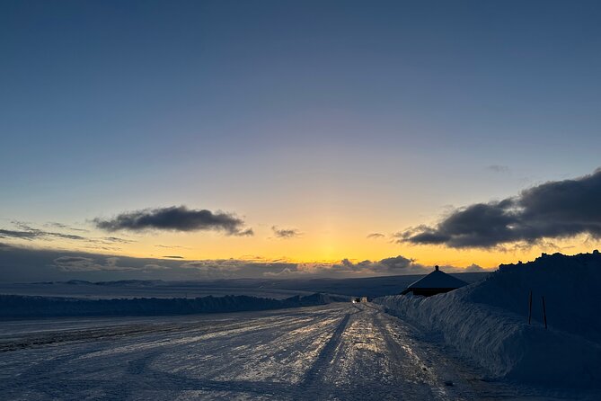 North Cape Winter Tour - The 20-minute visit to the North Cape globe