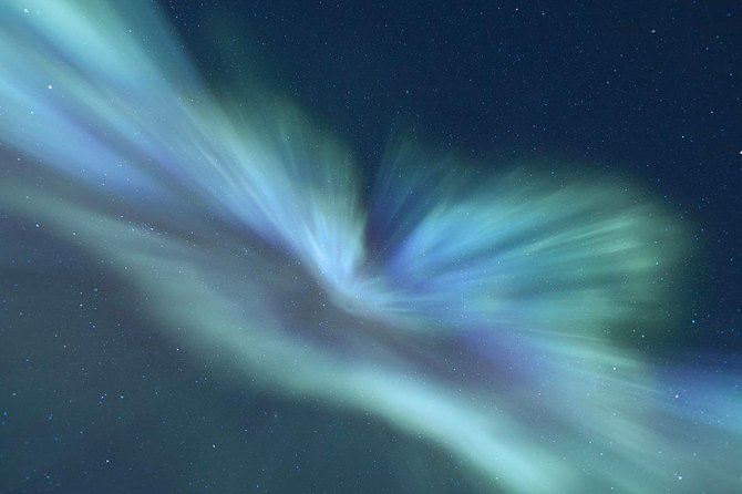 Northern Lights Big Bus Chase with Free Photos - The Free Photos: A Useful Extra, Not a Guarantee