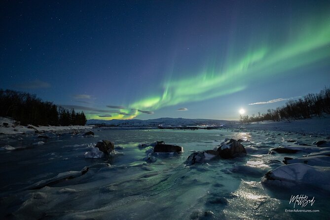 Northern Lights Guided Bus Tour with Free Photos - The biggest strength, and the main risk