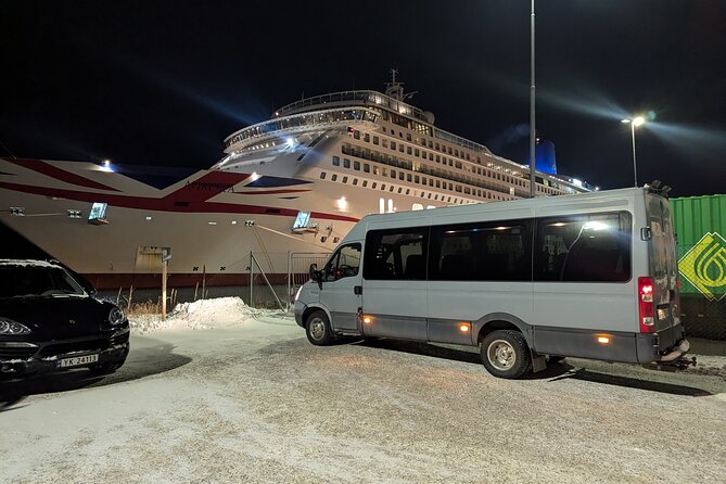 Northern Lights Minibus Chase Max 16 Person In Group - How the aurora chase works