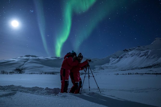 Northern Lights Tour from Tromsø - Campfire dinner with sausages and lompe