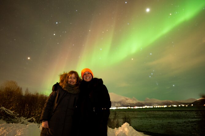 Northern Lights Tour with Local Guide and Photos - Local food and Arctic hospitality