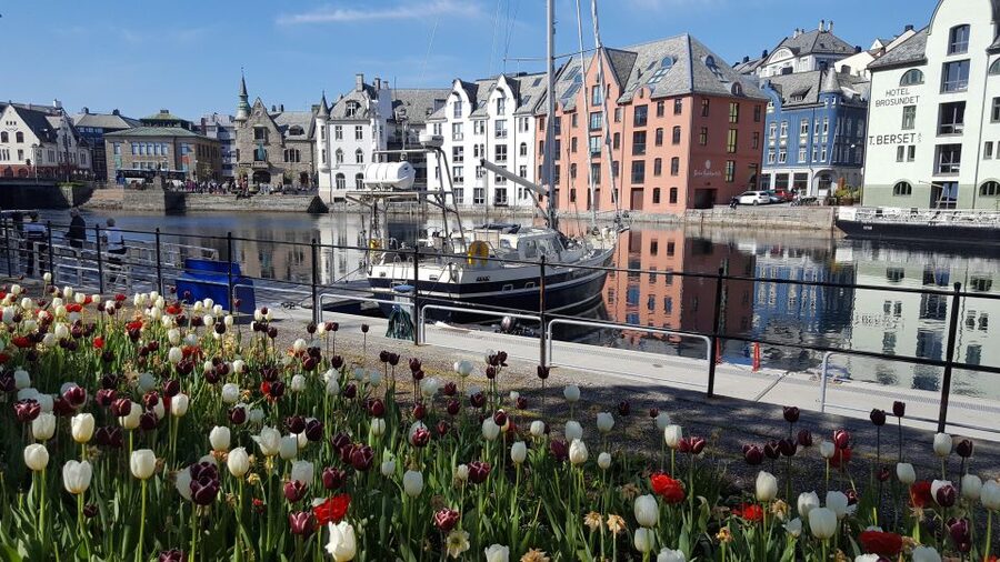 Norwegian Coastal Cities: Smartphone Audio Guide App - What $35 Means for Value