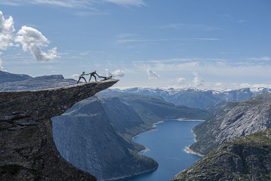 Odda: Full-Day Trolltunga Hiking, and Climbing Tour - Returning by the tourist trail