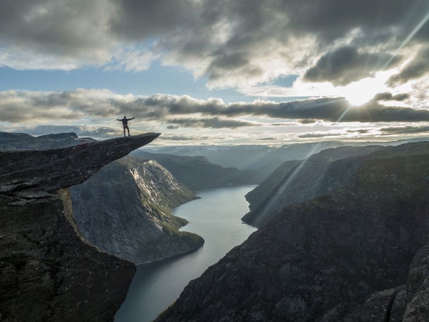 Odda: Trolltunga Via Ferrata, Sunset and Sunrise - Leaving the road for the Trolltunga Plateau