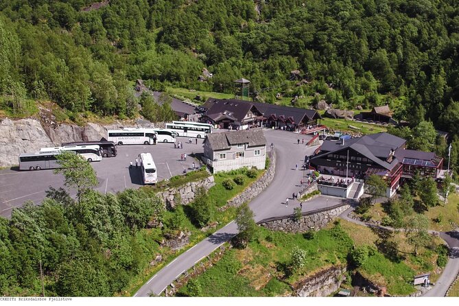 Olden 4 Hour Briksdal Glacier Tour in Briksdalsbreen - Key points to know before you book