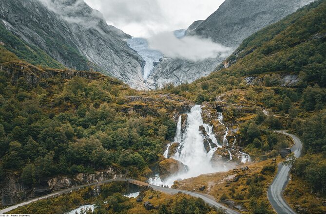 Olden 4 Hour Briksdal Glacier Tour in Briksdalsbreen - Why Briksdal Glacier makes a strong half-day outing