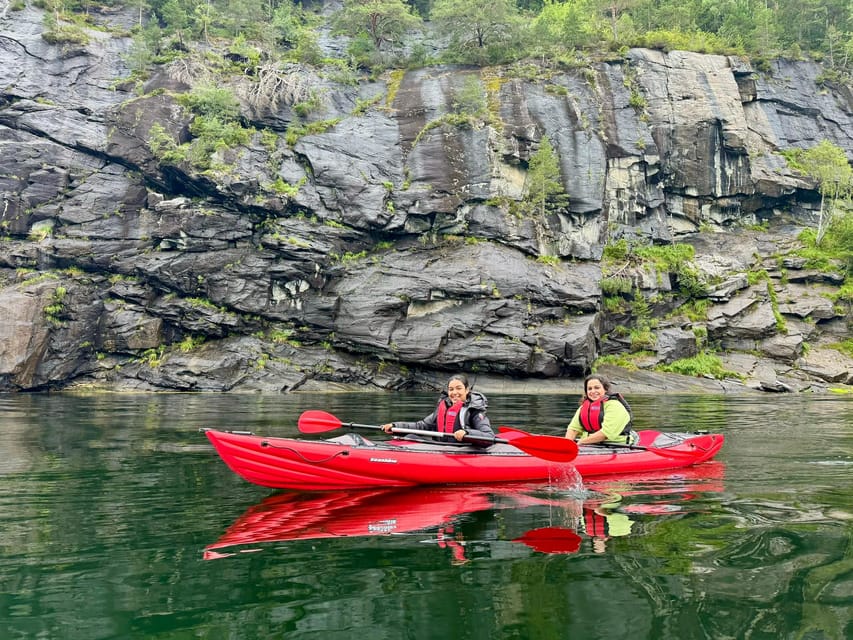 Olden: Experience Beginner-friendly Fjord Kayaking - The first 15 minutes: safety, equipment, and basic strokes