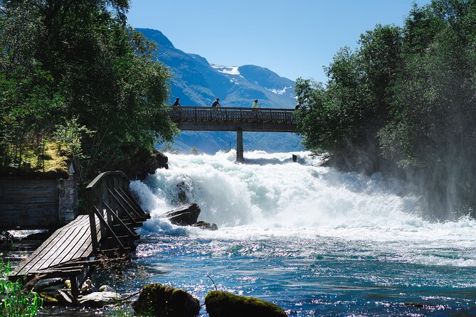 Olden: Fjord e-bike tour - Laukifossen for photographs and fresh air