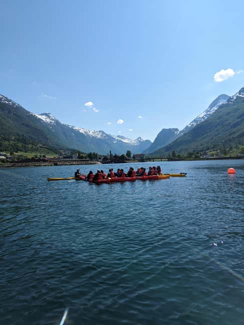 Olden: Guided beginner friendly fjord kayaking.Local company - Key points at a glance