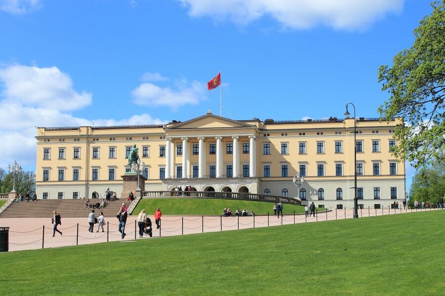 Oslo: Best of Oslo Walking Tour and Hop-on Hop-off Bus Tour - Using the Vox City app after the guided walk