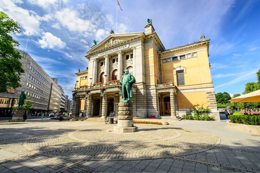 Oslo: City Highlights Walking Tour - Akershus Fortress and Oslo’s medieval beginnings