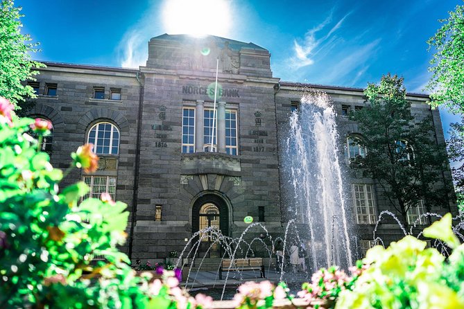 Oslo City Private Walking Tour - Nationaltheatret and the Royal Palace