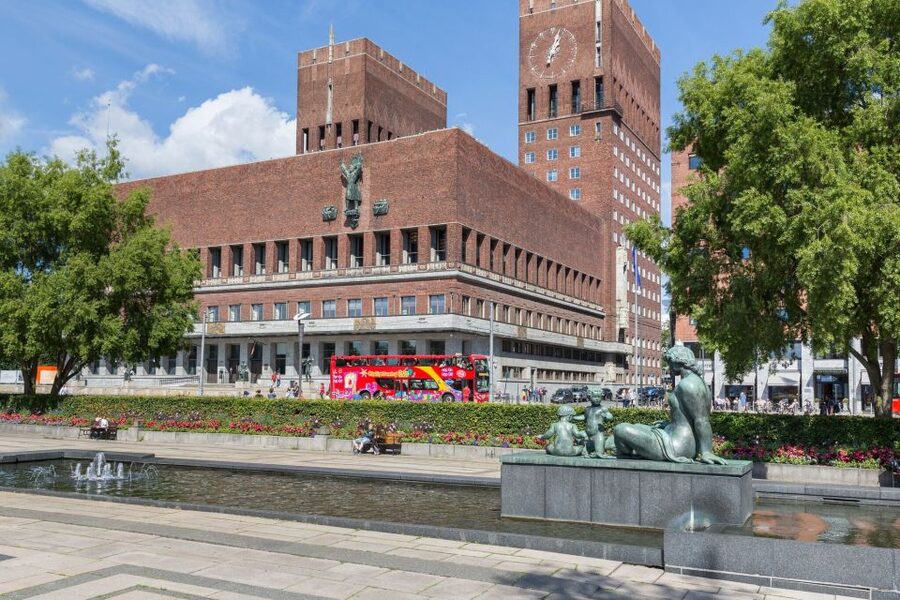 Oslo: City Sightseeing Hop-On Hop-Off Bus Tour - Akershus Fortress, Langkaia, and the Opera House