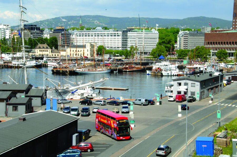 Oslo: City Sightseeing Hop-On Hop-Off Bus Tour - Audio commentary, Wi-Fi, and the open-top view
