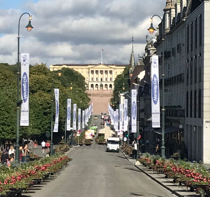 Oslo: City Walking Tour - City Hall and the Nobel Peace Prize setting