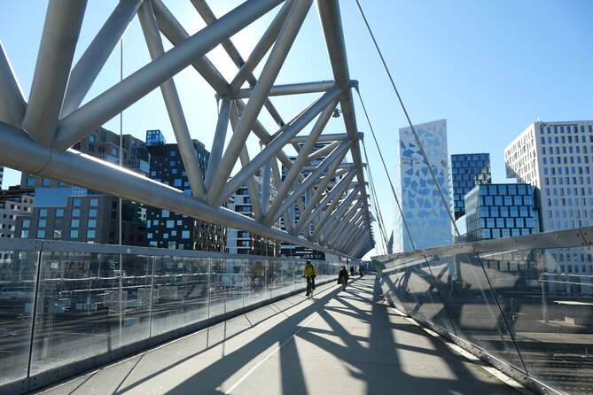 Oslo City Walks: The City of Contrasts - Crossing the Acrobat bridge into Bjørvika