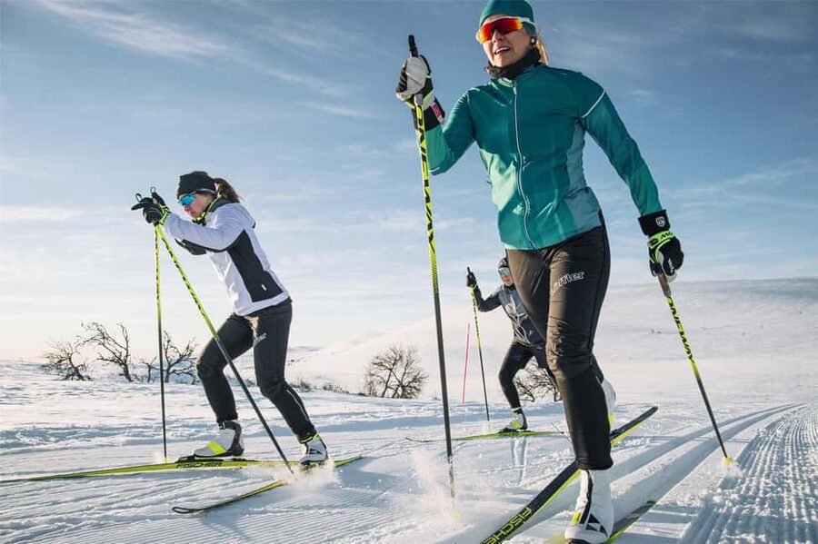Oslo: Cross Country Skiing Equipment with private lesson - Collecting skis, boots, and poles at Trollvannstua