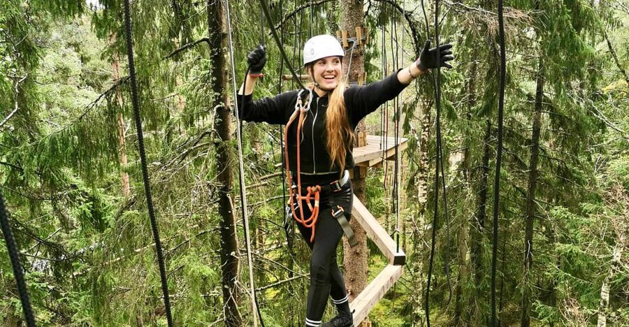 Oslo: Day ticket to Oslo's favourite Climbing Park - What happens during the first safety briefing