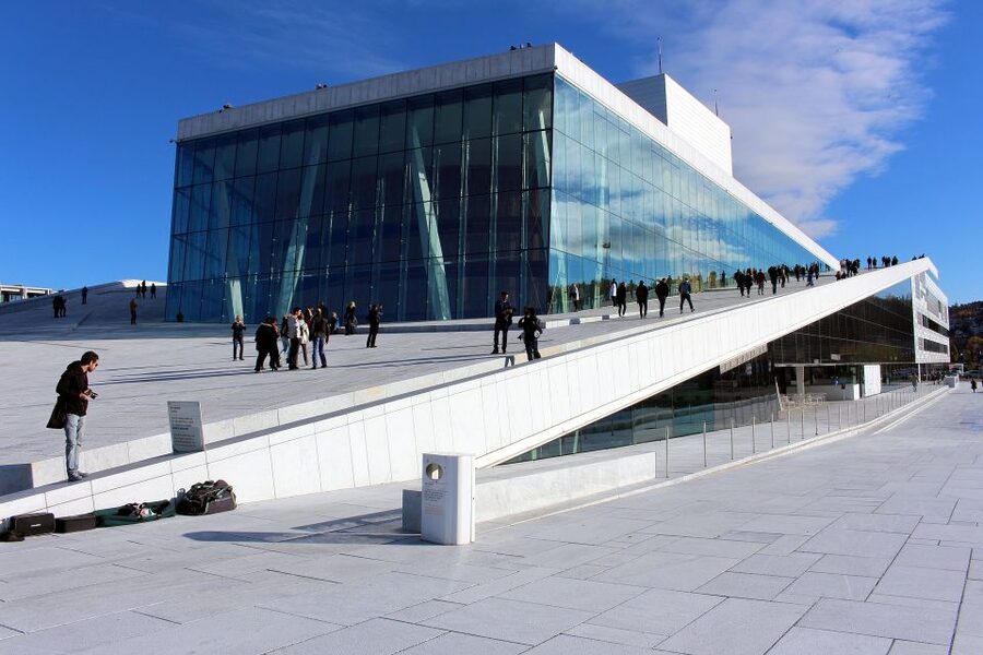 Oslo: Express Walk with a Local in 60 minutes - Why the small group changes the experience