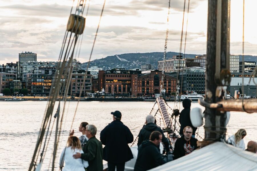 Oslo: Fjord Evening Cruise with Shrimp Buffet - Sunset, music, and the social side