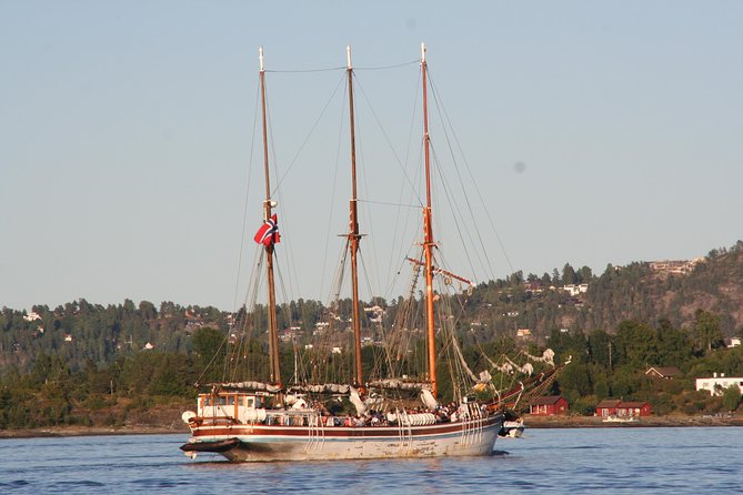Oslo Fjord Evening Cruise with Shrimp Buffet on a Sailing Ship - The first hour: harbor sights and Oslofjord views