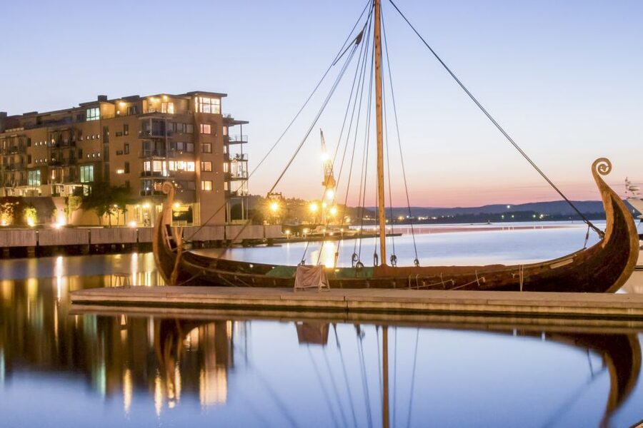 Oslo: Grand City Sightseeing Tour by Bus with Fjord Cruise - A full Oslo day without the transport puzzle